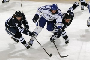 开云官网2026-国王掀翻深圳队，贝恩在F1新赛季揭幕战接管比赛，跨界竞技场上的绝对统治力