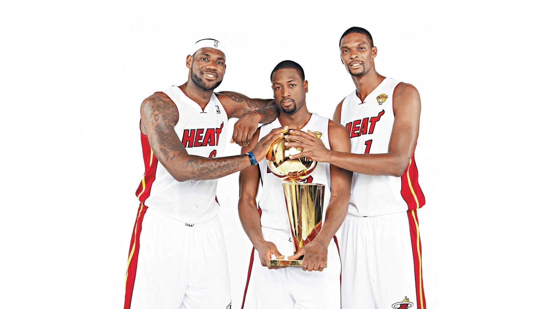 欧冠淘汰赛焦点战，辽宁队连续得分压制公牛，战术纪律铸就胜利