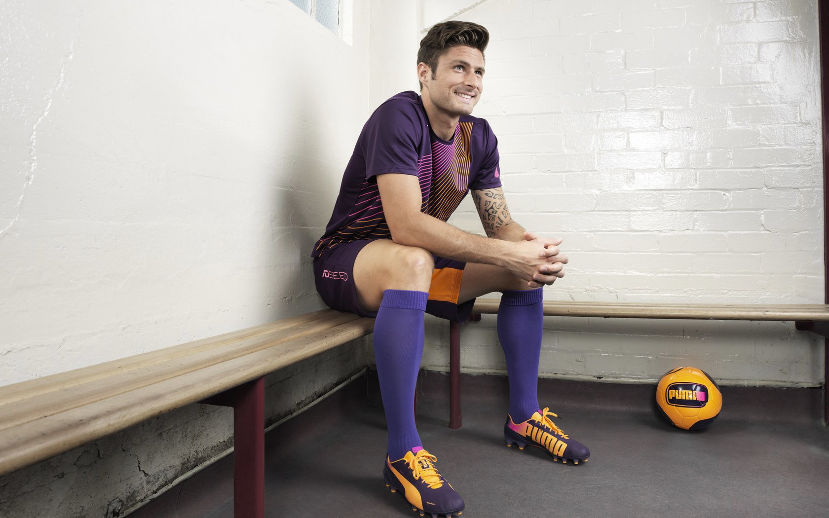 当希腊悲剧被萨拉赫的独舞改写，足球场上的英雄主义与集体迷思